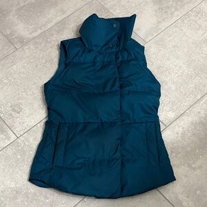 Athleta Teal Puffer Vest — Size XXS, fits XS or S